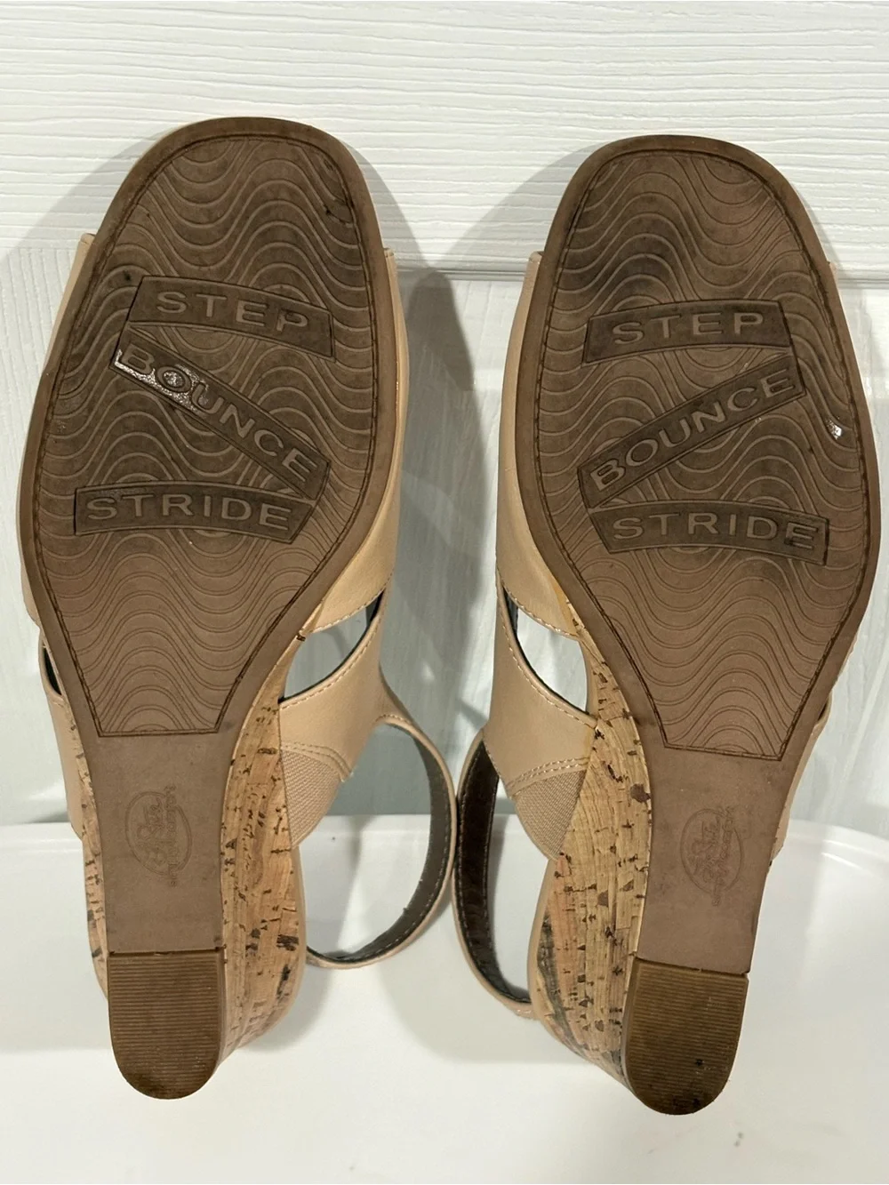 LifeStride Women's Beige Slingback Cork Wedge Sandals